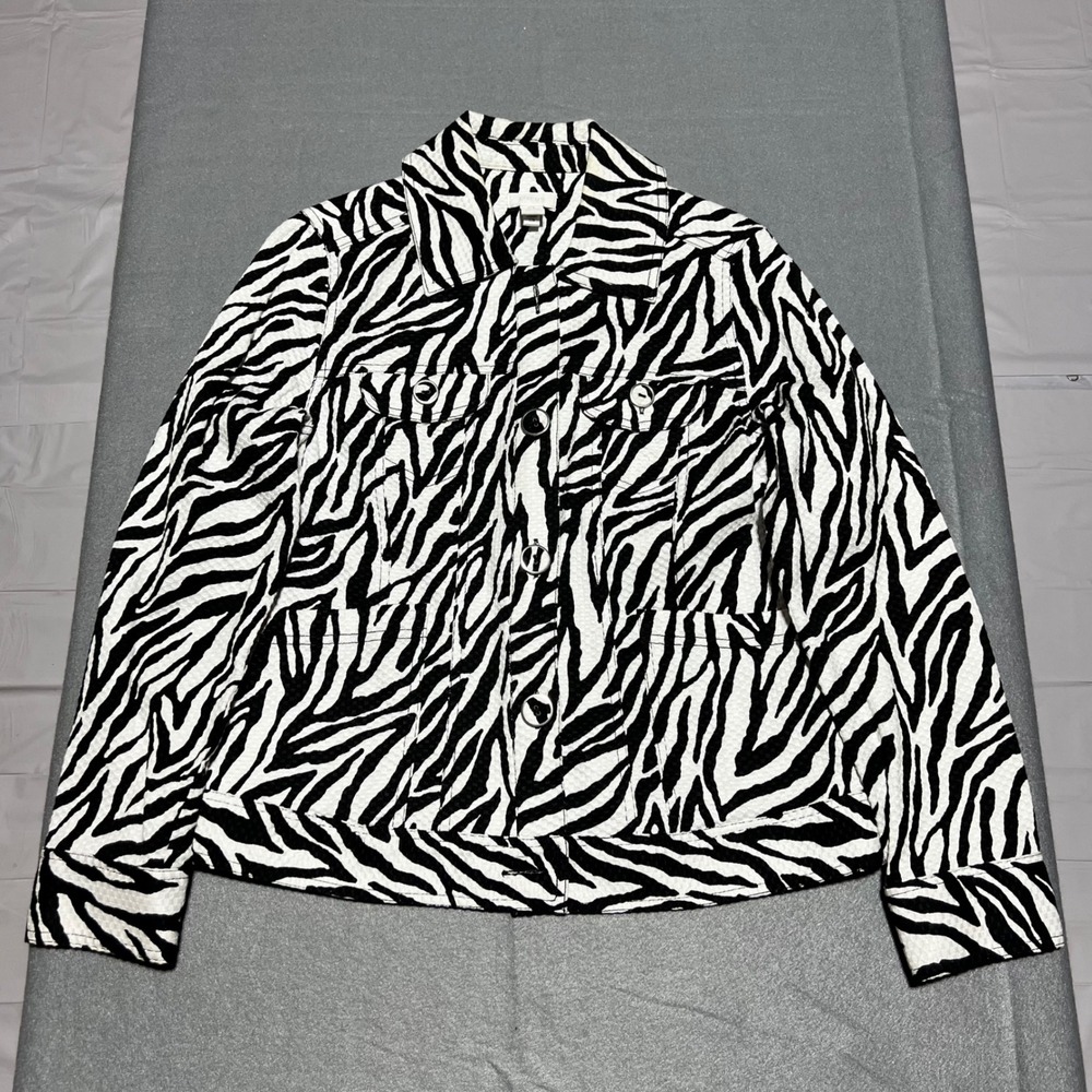 Chicos Zebra Print Seersucker Jacket Black White Button Front Size 0 XS S
